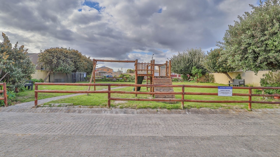To Let 3 Bedroom Property for Rent in Muizenberg Western Cape
